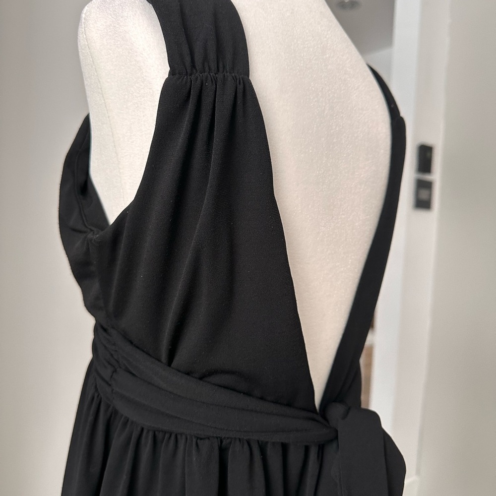 PERFECT LITTLE BLACK DRESS - Picture 5 of 8
